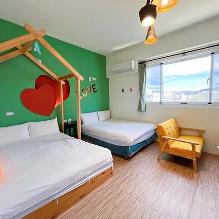 Taitung 艾希兒民宿 I'M Here Hostel L小家庭包棟首選l台東火車站l背包單人 מראה חיצוני תמונה
